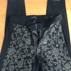 WHBM sz 6 skinny pants